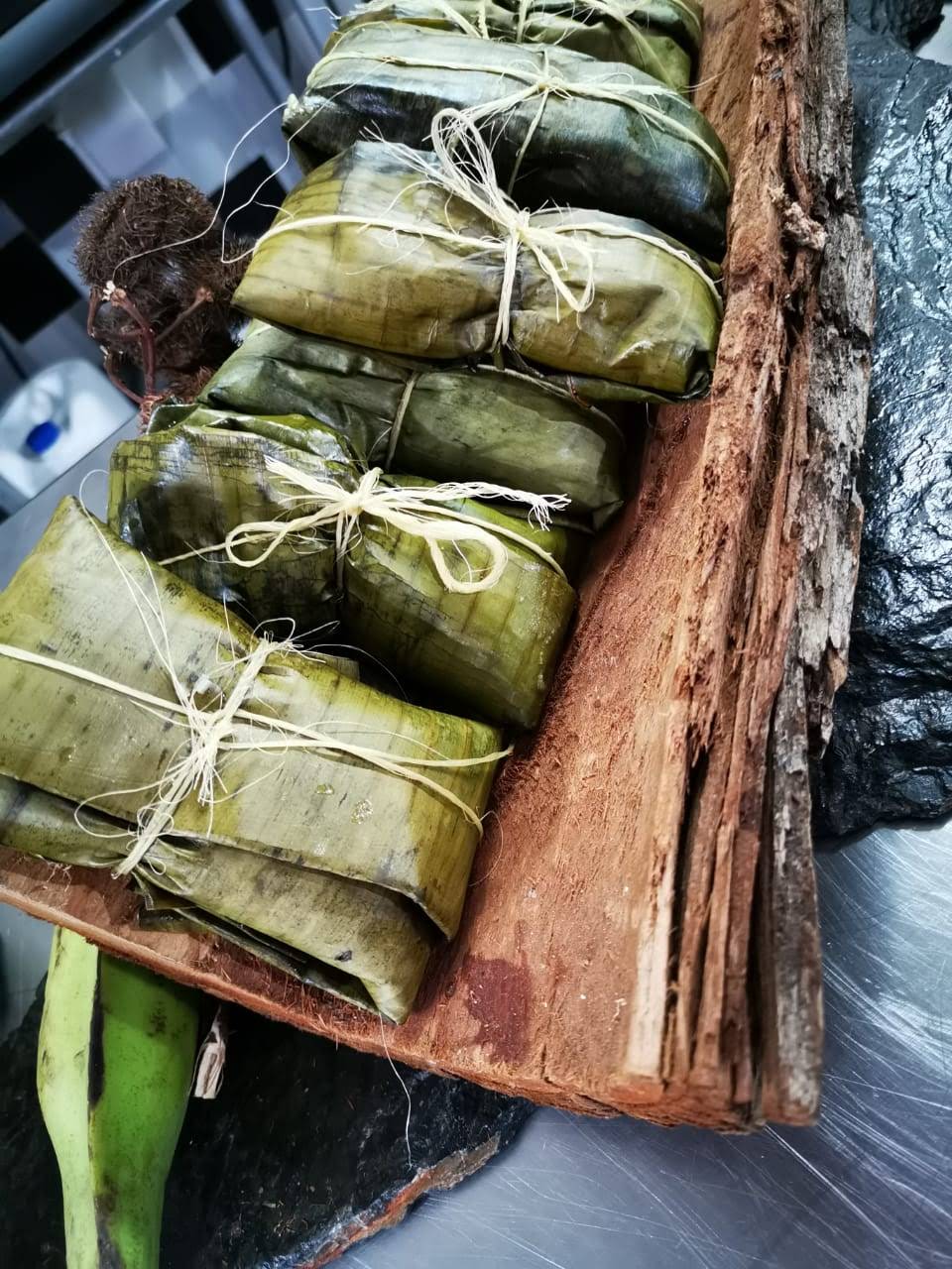 TAMAL , PASTEL , HAYACA DE COLOMBIA